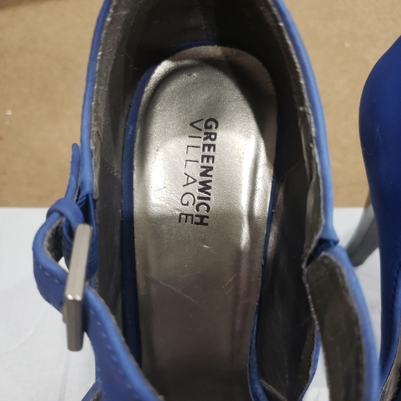 Blue faux suede heels - Picture 2 of 7